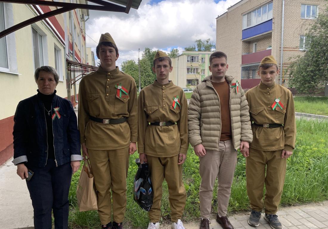 Волонтерский отряд «Кто если не мы!» посетил узницу Великой Отечественной войны Карику Марию Владимировну